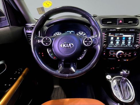 Used 2016 Kia Soul ! w/ Premium Package FWD image 8