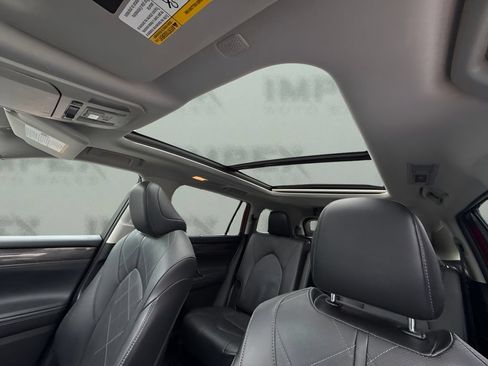 Used 2021 Toyota Highlander Platinum FWD image 7