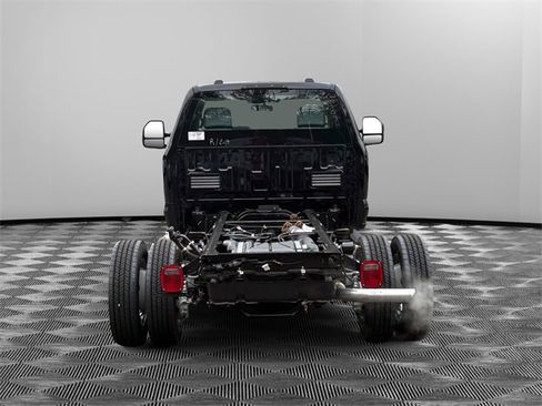 New 2026 Ford F550 4x4 Regular Cab Super Duty w/ XL Chrome Package image 4