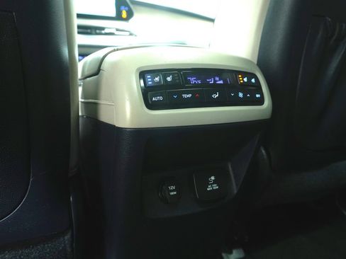 Used 2021 Hyundai Palisade Limited AWD/4WD image 17