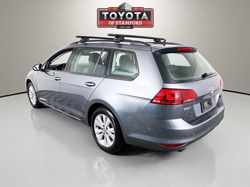 Used 2017 Volkswagen Golf S image 5