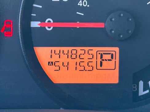 Used 2014 Nissan Frontier SV image 36