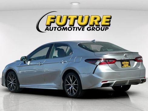 Used 2024 Toyota Camry SE w/ Convenience Package FWD image 6
