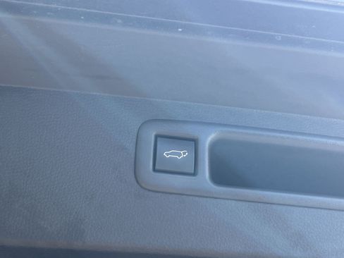 Used 2026 Toyota Highlander XLE w/ Protection Package #3 (TMS) AWD/4WD image 24