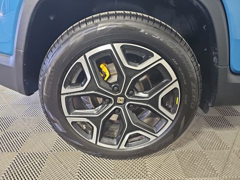 Used 2023 Rivian R1T Adventure image 11