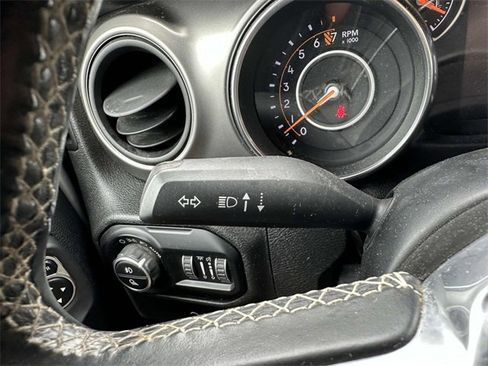 Used 2020 Jeep Gladiator Sport w/ Quick Order Package 24S image 18