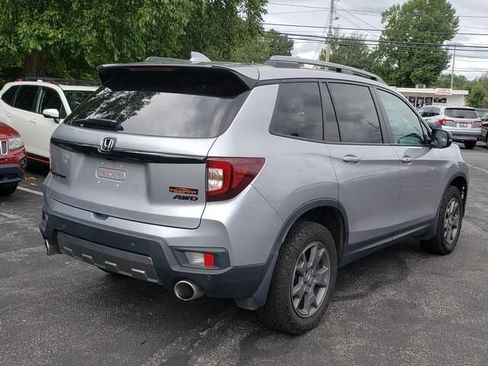 Used 2024 Honda Passport TrailSport image 3