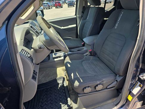 Used 2017 Nissan Frontier Desert Runner RWD image 11