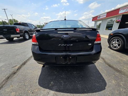 Used 2011 Ford Focus SE FWD image 6