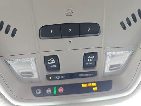 Used 2020 Buick Enclave Avenir w/ Avenir Technology Package image 23