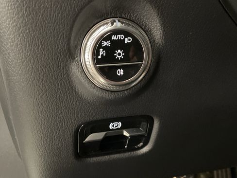 New 2026 Mercedes-Benz C 300 4MATIC Sedan image 9