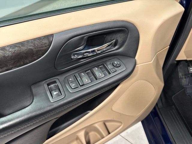 Used 2016 Dodge Grand Caravan SE w/ Quick Order Package 29E SE FWD image 10