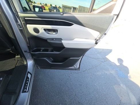 Certified 2024 Honda Pilot Touring image 31