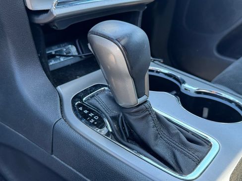 Used 2018 Jeep Grand Cherokee Altitude AWD/4WD image 23