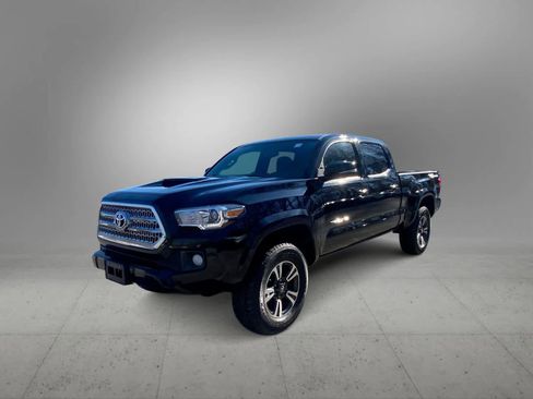 Used 2016 Toyota Tacoma TRD Sport image 1