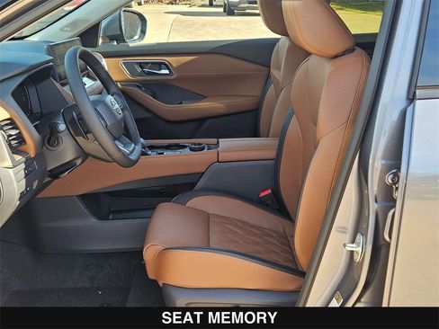 New 2026 Nissan Rogue Platinum w/ Platinum Premium Package image 11