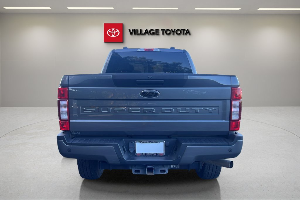Used 2022 Ford F250 XLT w/ Black Appearance Package AWD/4WD image 4