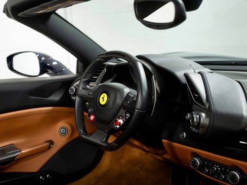 Used 2018 Ferrari 488 Spider image 14