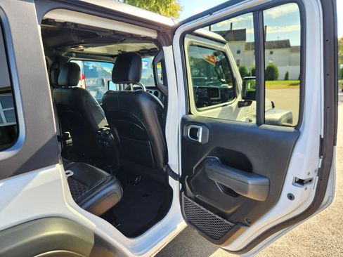 Used 2022 Jeep Wrangler Unlimited Sport image 43