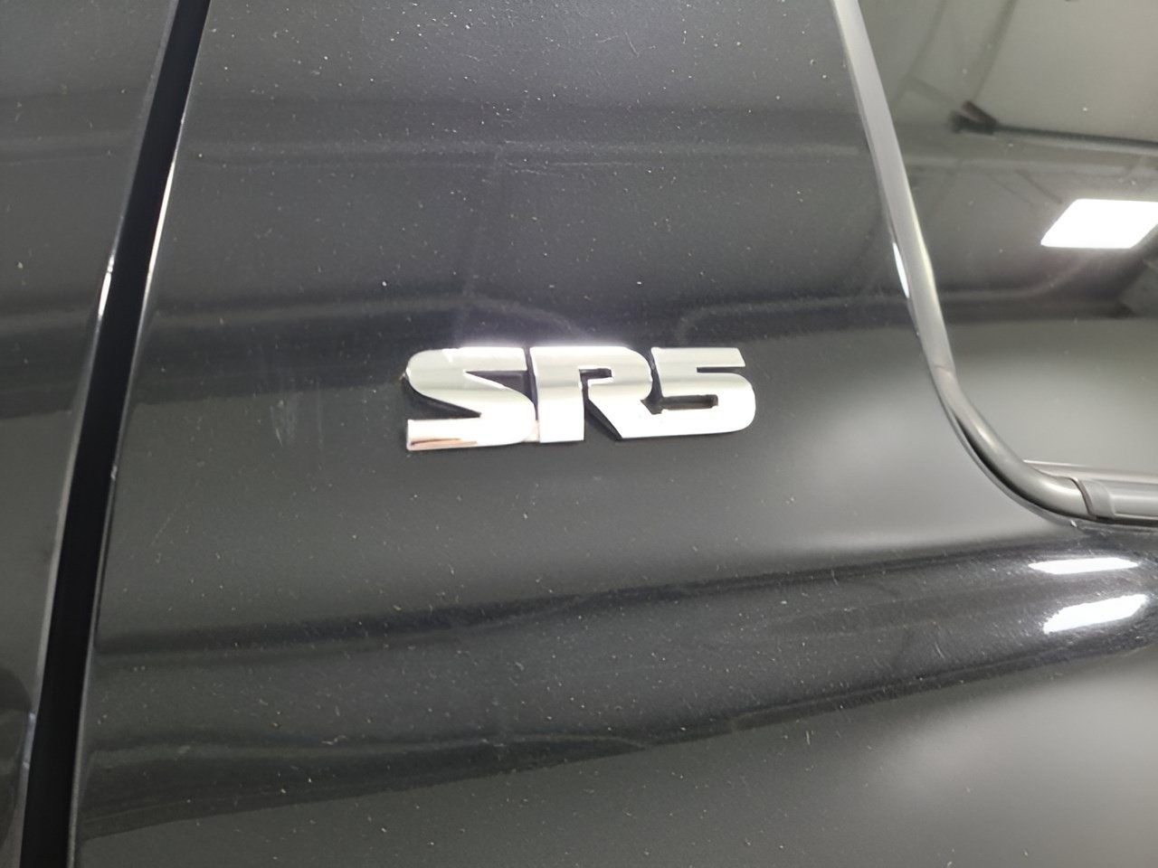 Used 2019 Toyota Tundra SR5 w/ TRD Off Road Package AWD/4WD image 9
