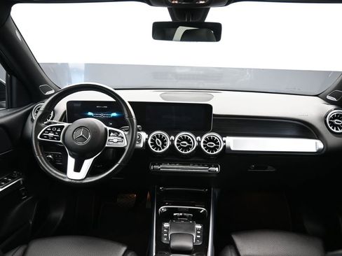 Used 2021 Mercedes-Benz GLB 250 4MATIC w/ Premium Package image 42