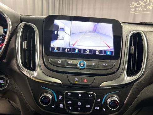 Used 2024 Chevrolet Equinox LT image 18