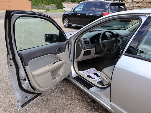 Used 2012 Ford Fusion S FWD image 11