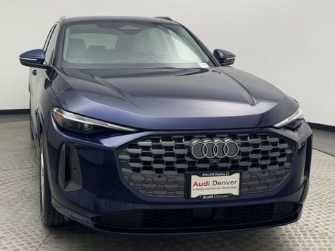 Used 2025 Audi Q5 Premium w/ Convenience Package image 3