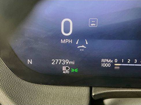 Used 2025 Buick Enclave Sport Touring w/ Super Cruise Package AWD/4WD image 11