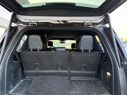 Used 2024 Ford Expedition Limited AWD/4WD image 10