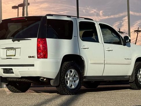 Used 2008 GMC Yukon SLT w/ SLT Preferred Equipment Group image 12