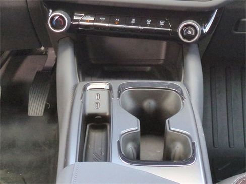 Certified 2024 Chevrolet Equinox EV RS image 21