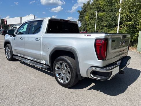 Used 2022 GMC Sierra 1500 SLT w/ SLT Premium Package AWD/4WD image 3