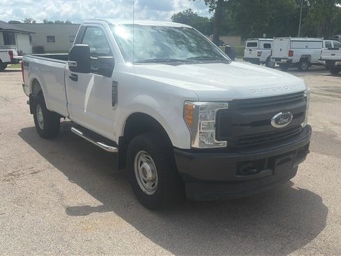 Used 2017 Ford F250 XL w/ Power Equipment Group AWD/4WD image 3