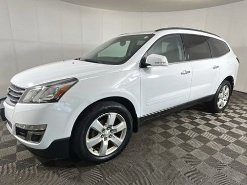 Used 2017 Chevrolet Traverse LT w/ Style and Technology Package AWD/4WD image 6
