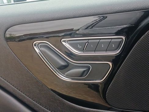 Used 2022 Lincoln Aviator AWD w/ Premium Package image 19