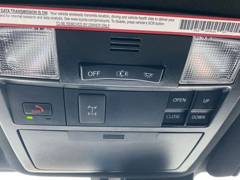 Used 2022 Toyota Tacoma TRD Off-Road image 25