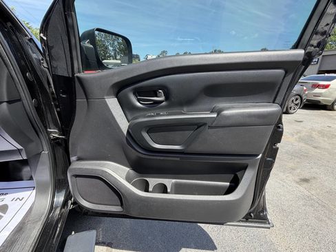Used 2017 Nissan Titan S RWD image 23