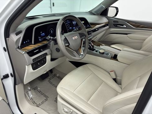 Used 2023 Cadillac Escalade Sport Platinum image 17
