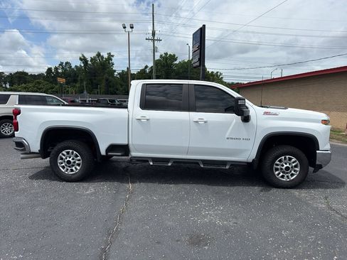 Used 2024 Chevrolet Silverado 2500 LT w/ Convenience Package AWD/4WD image 8