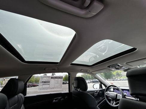 Used 2025 Genesis GV80 2.5T Advanced image 23