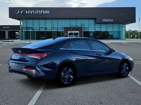 New 2026 Hyundai Elantra SEL Sport FWD image 8