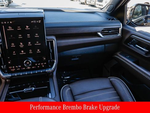 Used 2025 GMC Yukon Denali Ultimate AWD/4WD image 15