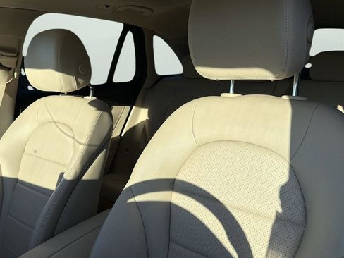 Used 2018 Mercedes-Benz GLC 300 4MATIC image 10