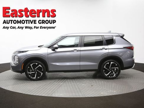 Used 2024 Mitsubishi Outlander SE image 59