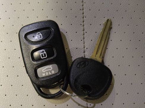 Used 2015 Hyundai Elantra SE FWD image 32