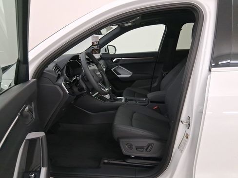 Used 2025 Audi Q3 2.0T Premium w/ Convenience Package image 5