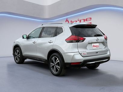 Used 2017 Nissan Rogue SL w/ SL Premium Package