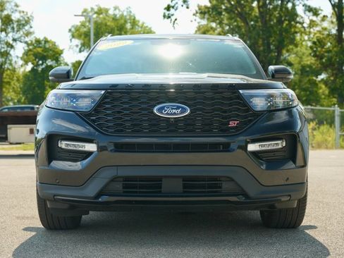 Used 2022 Ford Explorer ST w/ ST Street Pack image 3