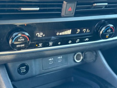 Certified 2024 Nissan Rogue SV image 24